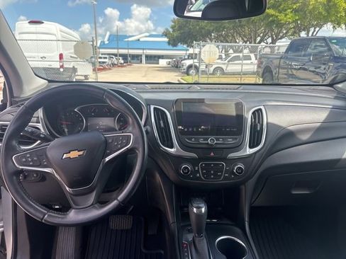 Used 2020 Chevrolet Equinox Premier w/ Premier Redline Edition FWD image 11