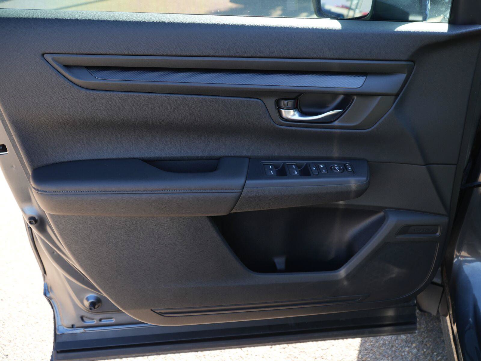Used 2025 Honda CR-V EX image 6