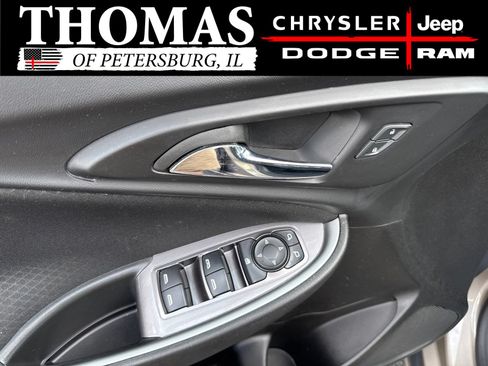 Used 2023 Chevrolet Malibu LT FWD image 11
