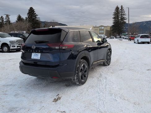 Used 2025 Nissan Rogue SV image 9