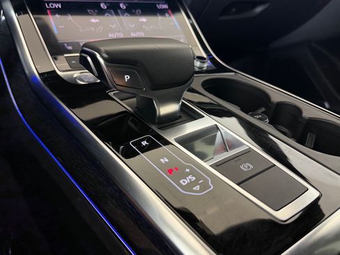 Used 2019 Audi Q8 Premium Plus w/ Premium Plus AWD/4WD image 17