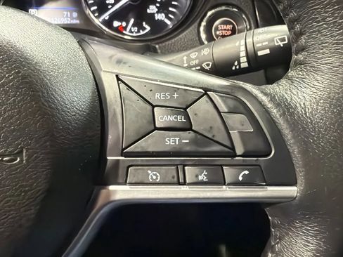 Used 2019 Nissan Rogue SV AWD/4WD image 11
