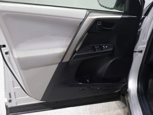 Used 2013 Toyota RAV4 XLE AWD/4WD image 13