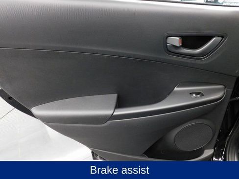 Used 2023 Hyundai Kona SE image 27