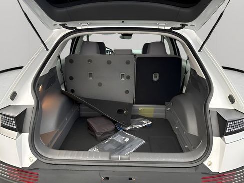 Used 2024 Hyundai Ioniq 5 SE image 13