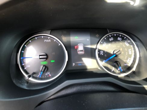 Used 2019 Toyota RAV4 XLE w/ Convenience Package AWD/4WD image 10