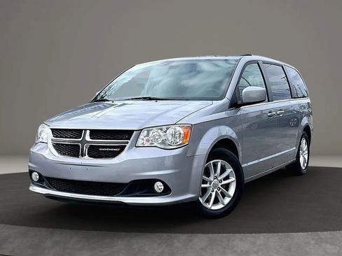 Used 2020 Dodge Grand Caravan SXT FWD image 11
