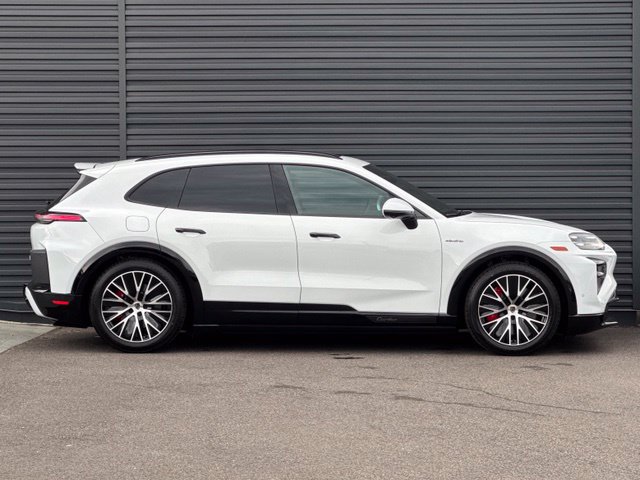 New 2026 Porsche Cayenne Turbo AWD/4WD image 8