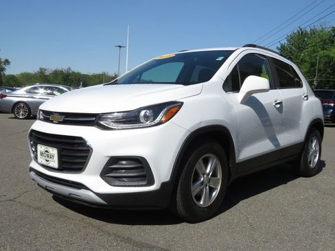 Used 2018 Chevrolet Trax LT w/ LT Convenience Package FWD image 1