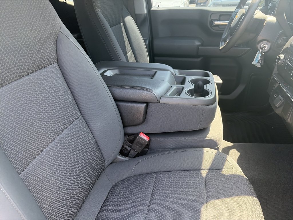 Used 2020 Chevrolet Silverado 1500 Custom w/ Custom Value Package AWD/4WD image 28