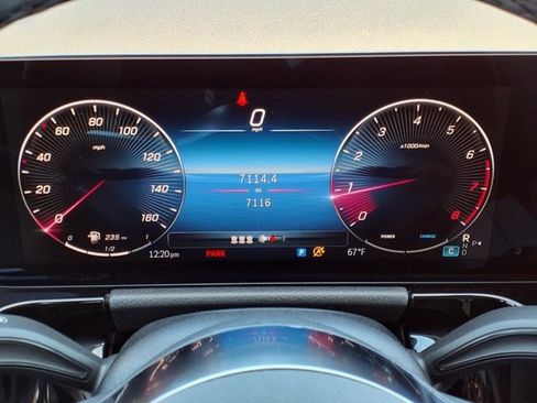 Used 2025 Mercedes-Benz GLA 250 4MATIC image 9