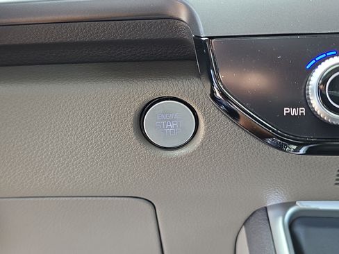 Certified 2026 Kia Carnival LX FWD image 28