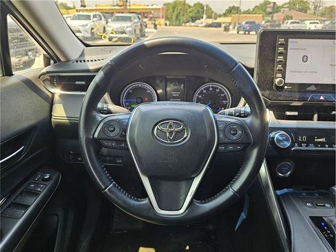 Used 2021 Toyota Venza LE AWD/4WD image 6