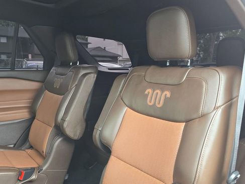 Used 2023 Ford Explorer King Ranch w/ Technology Package AWD/4WD image 17