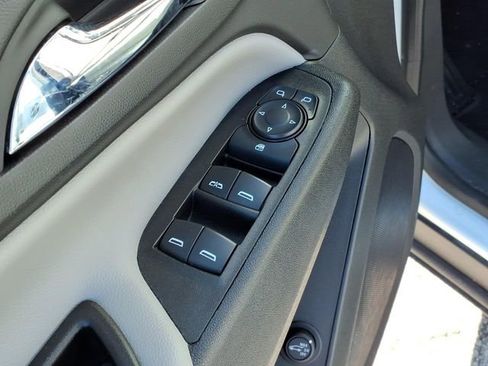 Used 2023 Chevrolet Equinox LT w/ Driver Convenience Package AWD/4WD image 13