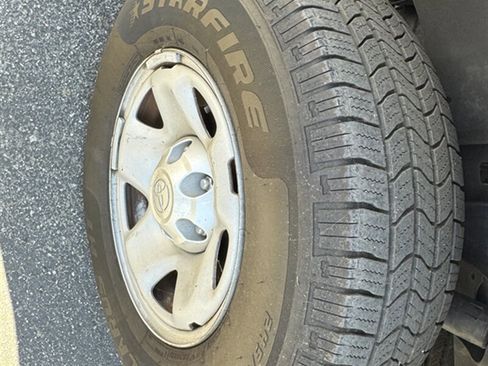 Used 2020 Toyota Tacoma SR image 13