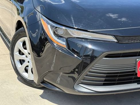 Used 2025 Toyota Corolla LE FWD image 4