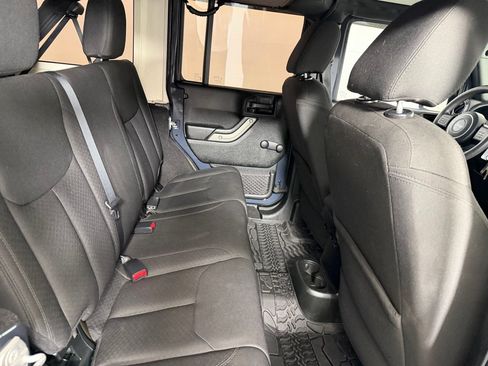 Used 2018 Jeep Wrangler Unlimited Sport AWD/4WD image 18