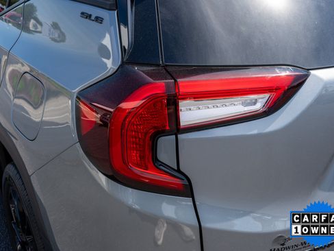 Used 2023 GMC Terrain SLE w/ Driver Convenience Package FWD image 10