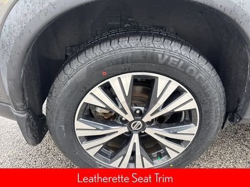 Certified 2021 Nissan Rogue SV w/ Premium Package FWD image 10