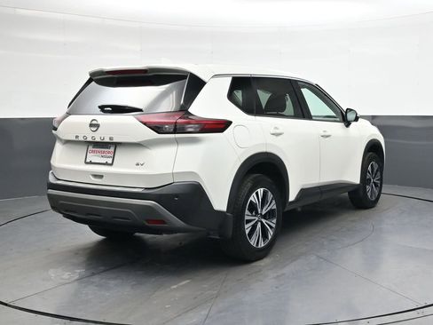 Used 2021 Nissan Rogue SV image 4