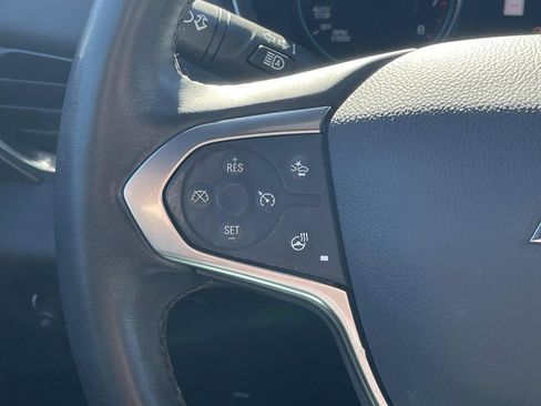 Used 2023 Chevrolet Traverse LT w/ LT Premium Package image 31