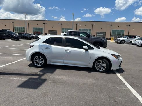 Used 2021 Toyota Corolla SE FWD image 2