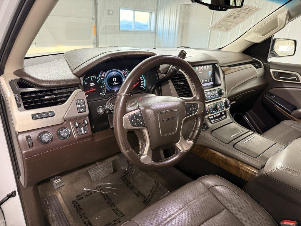 Used 2019 GMC Yukon XL Denali w/ Denali Ultimate Package AWD/4WD image 15