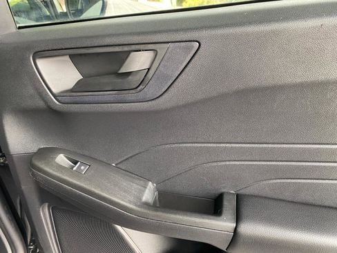 Used 2022 Ford Escape SE w/ Convenience Package FWD image 43