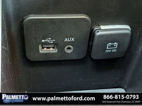 Used 2016 Chrysler 200 Limited w/ Anniversary Edition FWD image 21