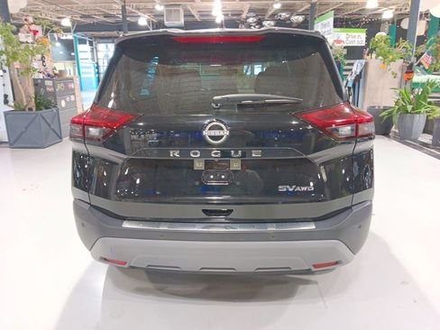 Used 2023 Nissan Rogue SV image 7