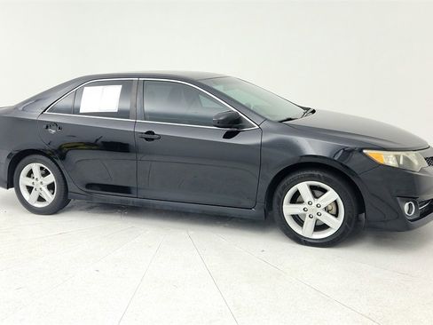 Used 2013 Toyota Camry SE image 8