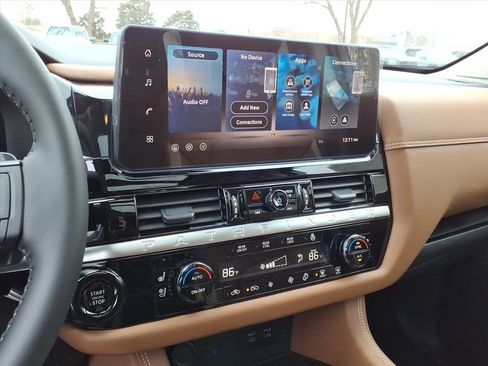 New 2026 Nissan Pathfinder Platinum image 9