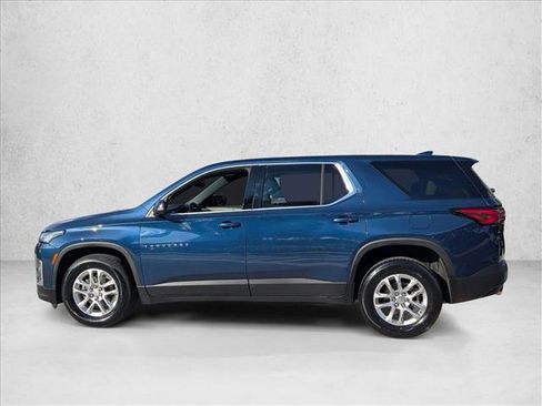Used 2023 Chevrolet Traverse LS FWD image 9