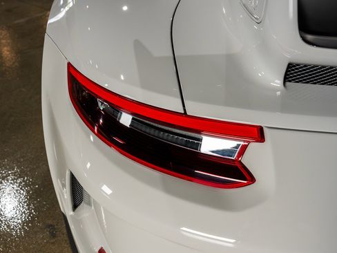 Used 2018 Porsche 911 GT3 RWD image 15