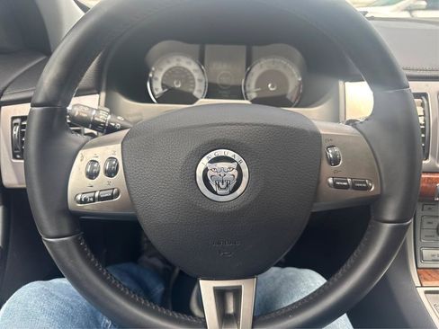 Used 2011 Jaguar XF RWD image 15