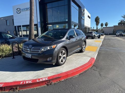 Used 2010 Toyota Venza AWD image 2