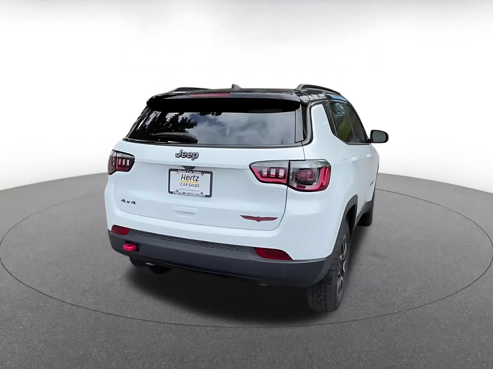 Used 2025 Jeep Compass Trailhawk AWD/4WD image 13