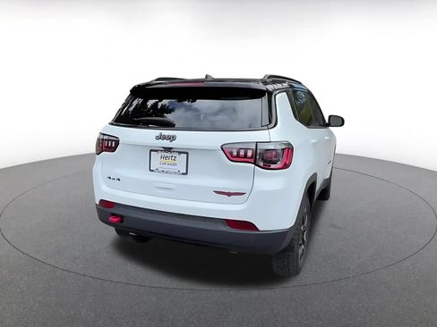Used 2025 Jeep Compass Trailhawk AWD/4WD image 13