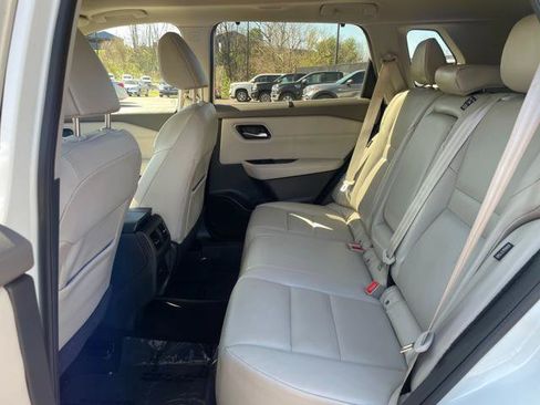 Used 2021 Nissan Rogue SV w/ Premium Package image 22