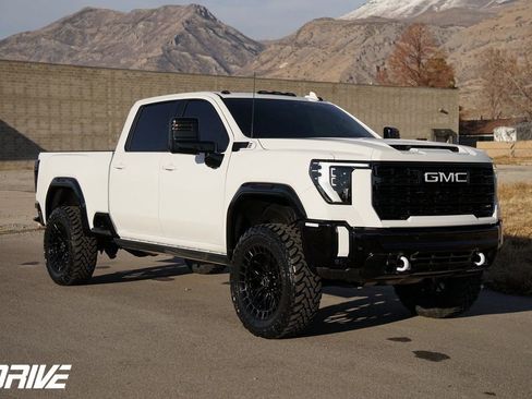 Used 2026 GMC Sierra 2500 AT4X image 1