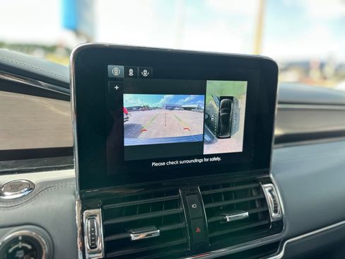 Used 2021 Lincoln Navigator L Black Label w/ Cargo Convenience Package image 7