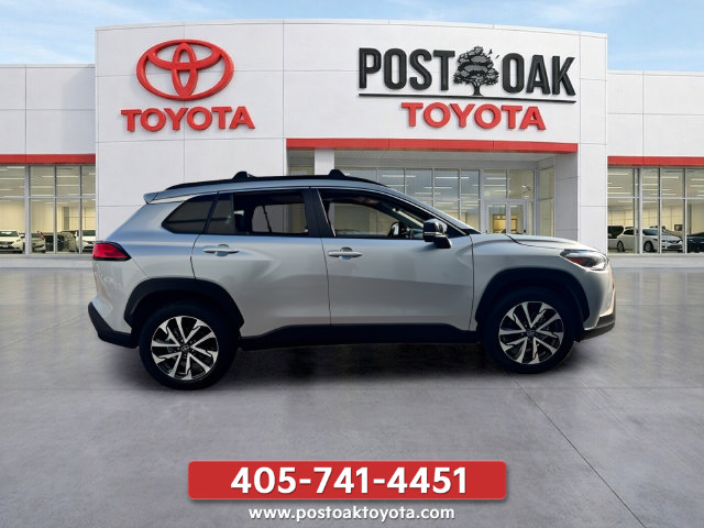 Used 2025 Toyota Corolla Cross XLE w/ Convenience Package AWD/4WD image 8