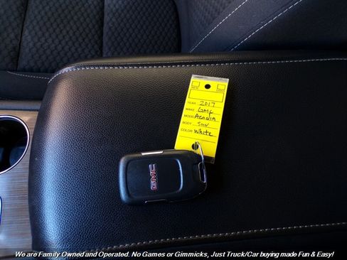 Used 2017 GMC Acadia SLE image 53