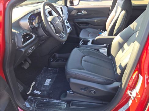 New 2026 Chrysler Pacifica Select image 26