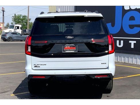 New 2026 Ford Expedition Max Platinum w/ Stealth Appearance Package AWD/4WD image 4