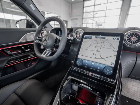Used 2025 Mercedes-Benz AMG GT 63 image 17