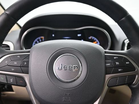 Used 2020 Jeep Grand Cherokee Limited AWD/4WD image 12