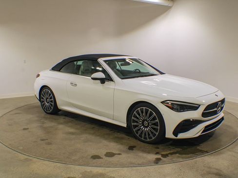 Used 2025 Mercedes-Benz CLE 300 4MATIC Cabriolet image 7