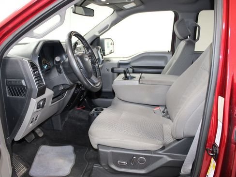 Used 2018 Ford F150 XLT w/ Equipment Group 302A Luxury AWD/4WD image 19
